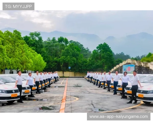 战队教练培训班扩招提升行业整体素质，驾校教练的战队口号